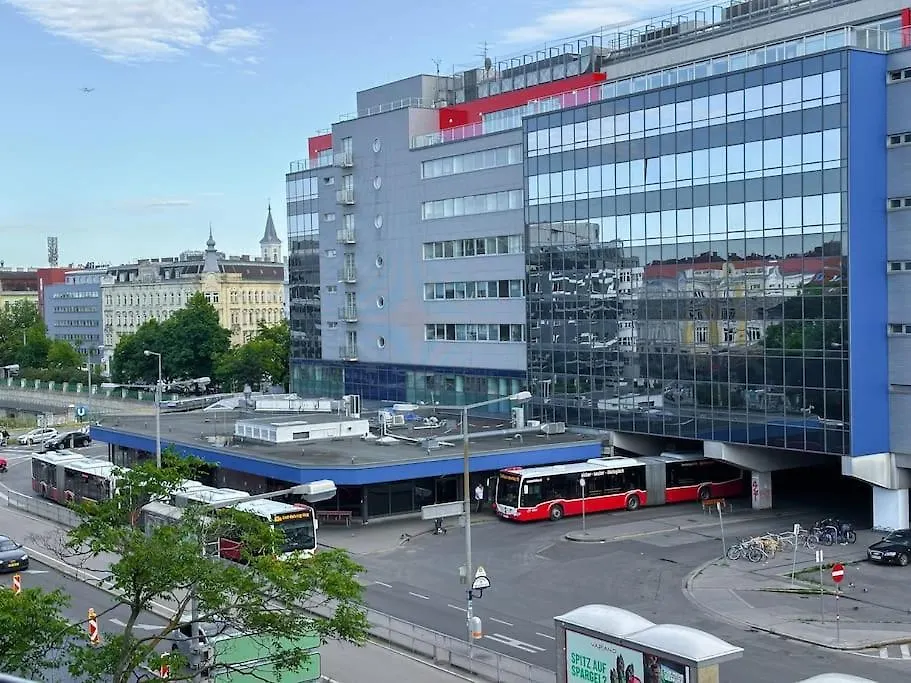 Wohnung Direkt Bei Schoenbrunn! Вена 0*,  Австрия