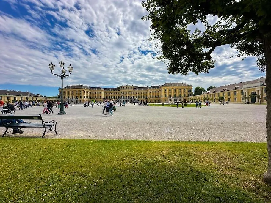 Wohnung Direkt Bei Schoenbrunn! Вена